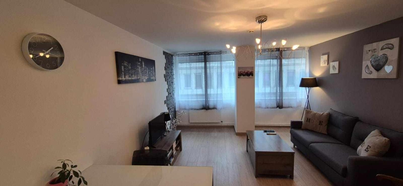 Nouveau !! Appartement Confortable Totalement Renove Avec Parking Gratuit - Hypercentre De Nancy Exterior photo