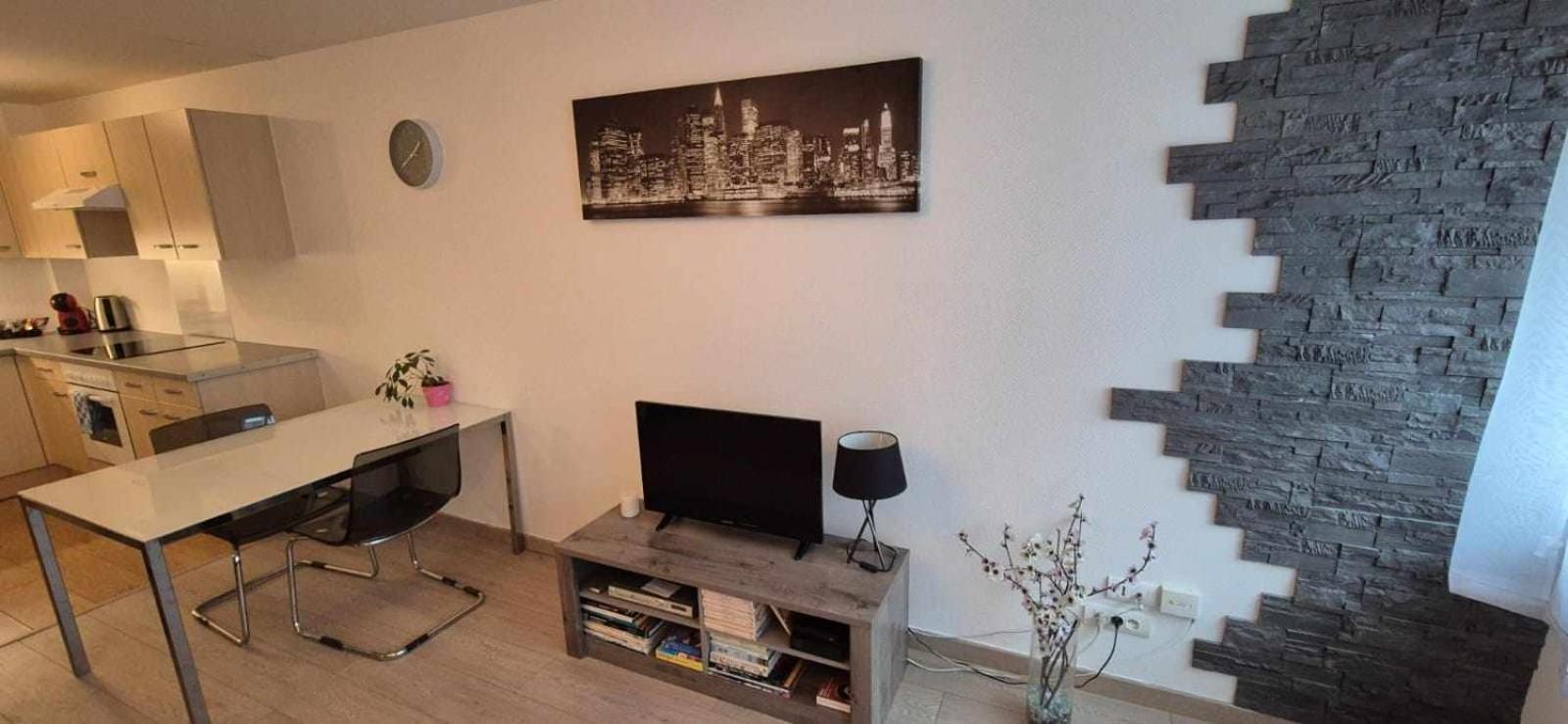 Nouveau !! Appartement Confortable Totalement Renove Avec Parking Gratuit - Hypercentre De Nancy Exterior photo