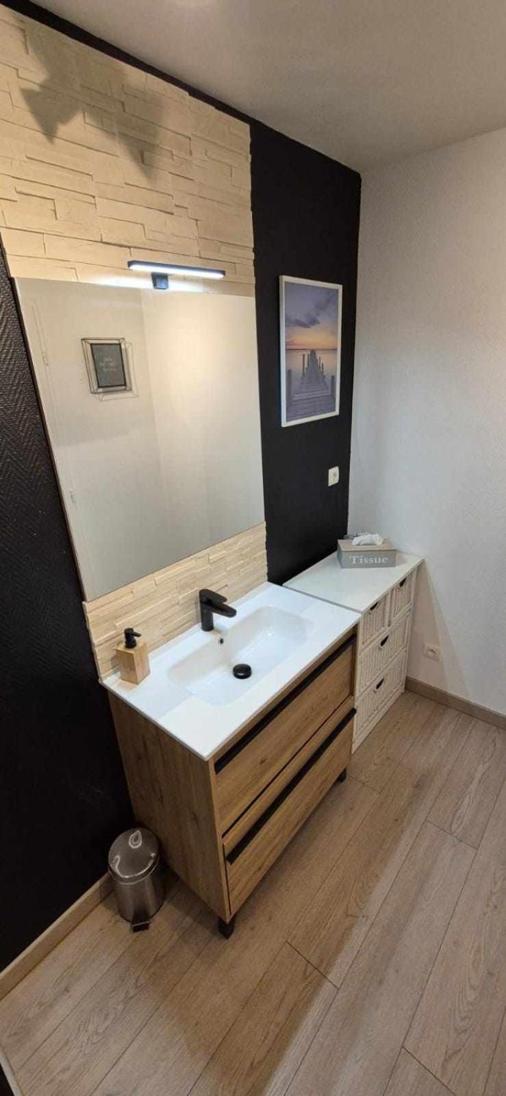 Nouveau !! Appartement Confortable Totalement Renove Avec Parking Gratuit - Hypercentre De Nancy Exterior photo